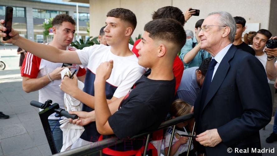 记者：弗洛伦蒂诺取消举办伯纳乌杯赛 心胸狭隘